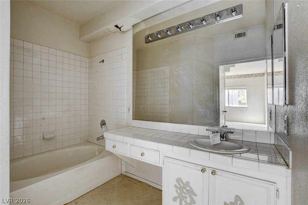 2110 Los Feliz, Las Vegas, NV 89156
