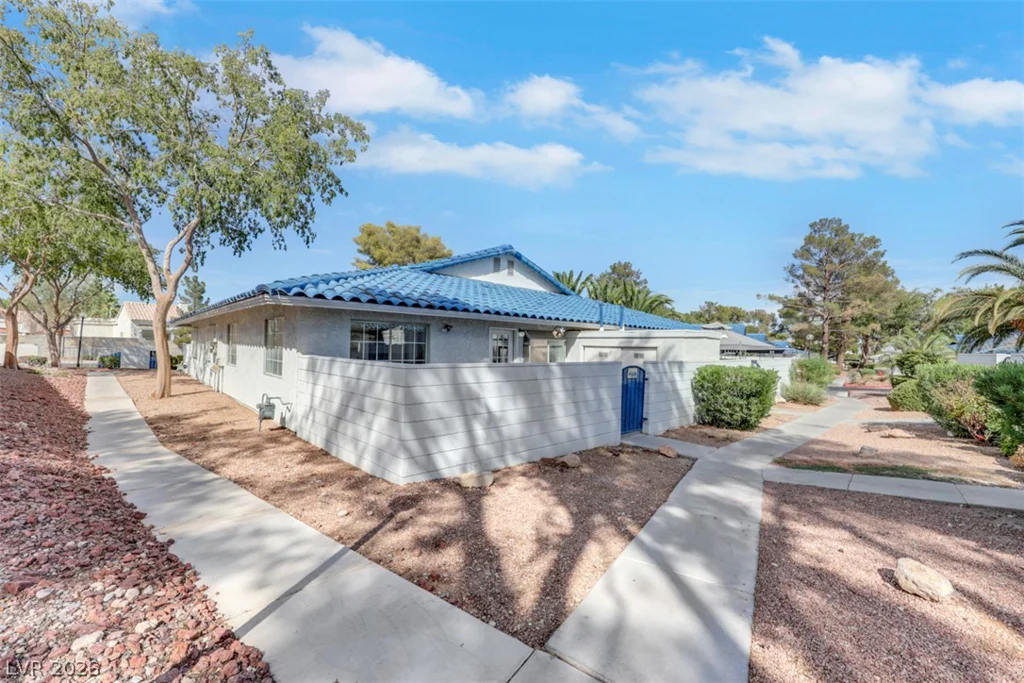 2137 Petersham, Las Vegas, NV 89108