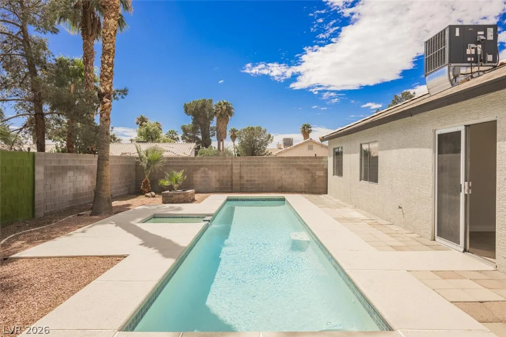 5102 Del Shannon, North Las Vegas, NV 89031