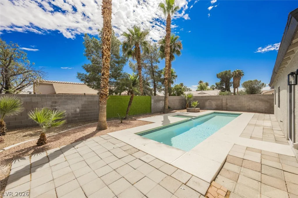 5102 Del Shannon, North Las Vegas, NV 89031