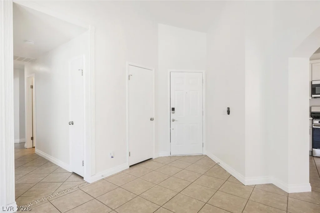 5102 Del Shannon, North Las Vegas, NV 89031