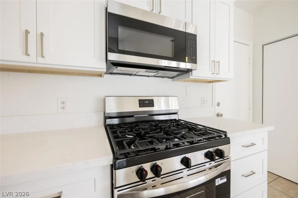 5102 Del Shannon, North Las Vegas, NV 89031