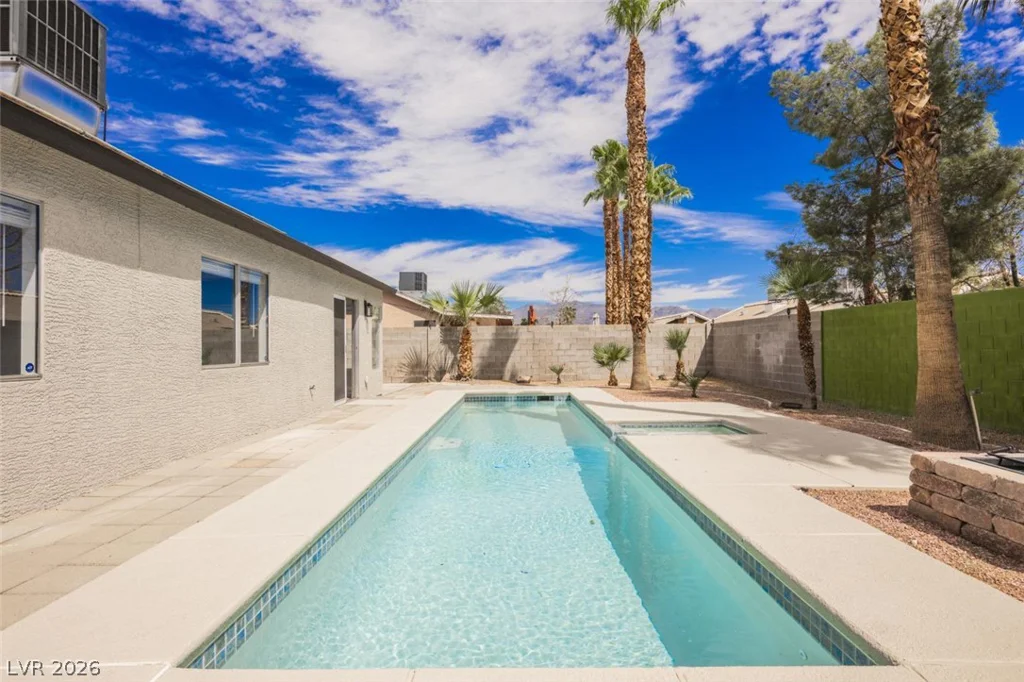 5102 Del Shannon, North Las Vegas, NV 89031