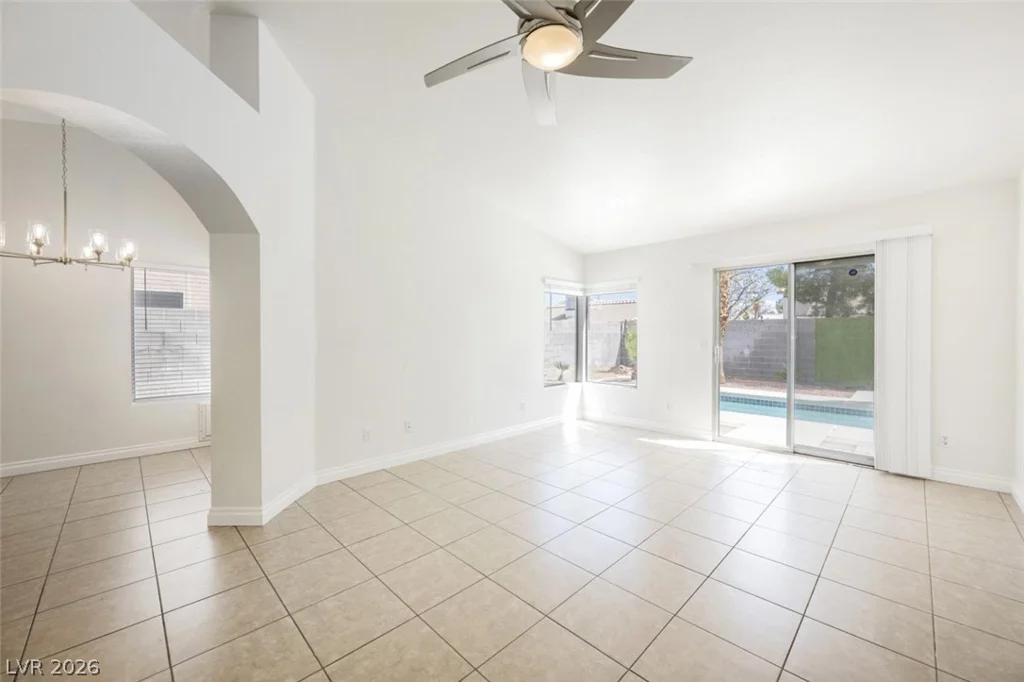 5102 Del Shannon, North Las Vegas, NV 89031