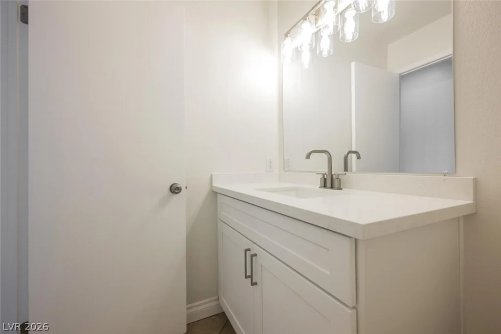 5102 Del Shannon, North Las Vegas, NV 89031