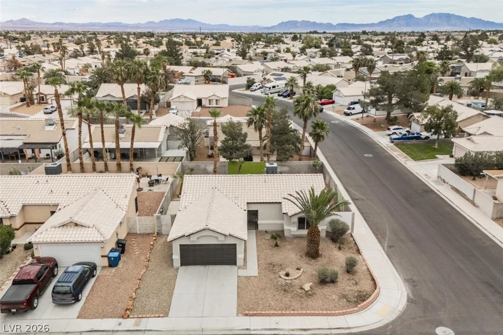 5102 Del Shannon, North Las Vegas, NV 89031
