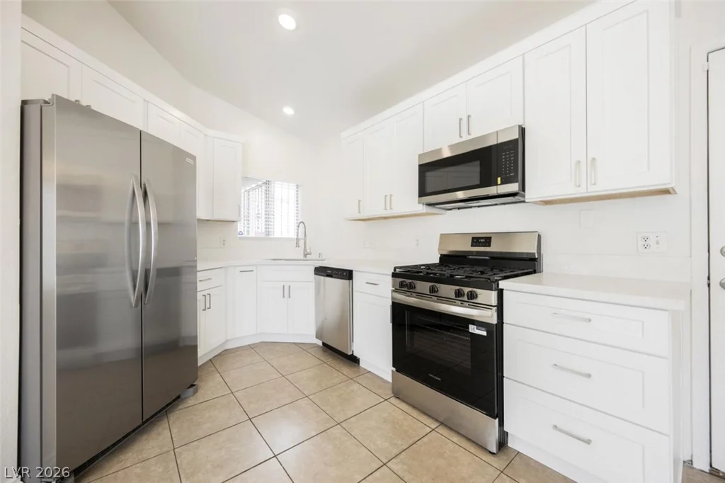 5102 Del Shannon, North Las Vegas, NV 89031