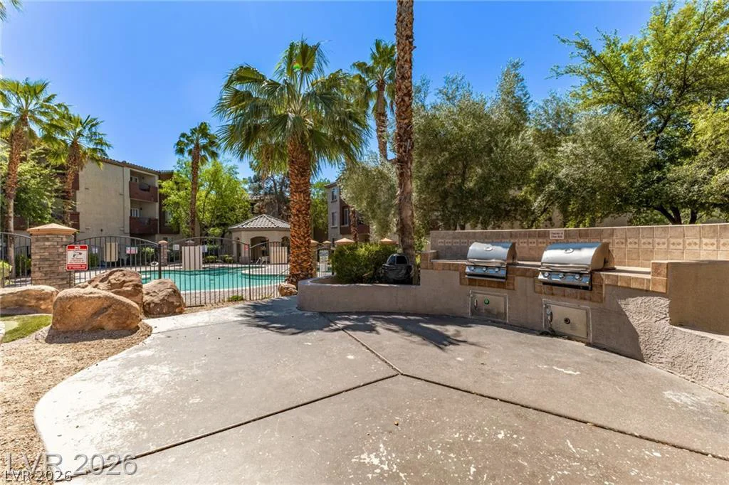 4400 Jones, Las Vegas, NV 89103
