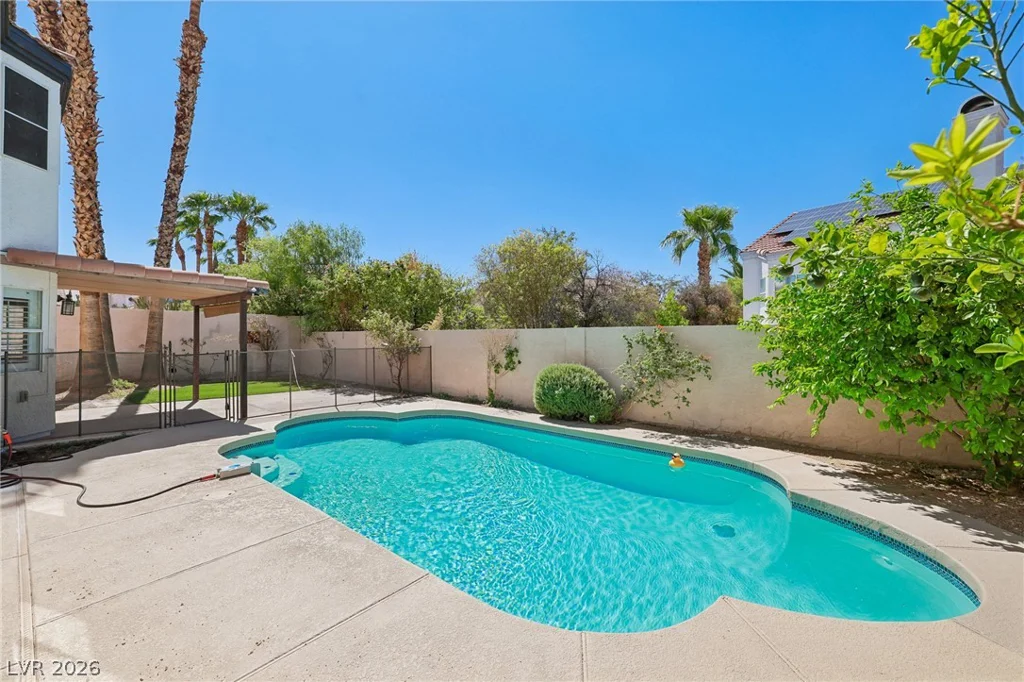 17 Golf View, Henderson, NV 89074