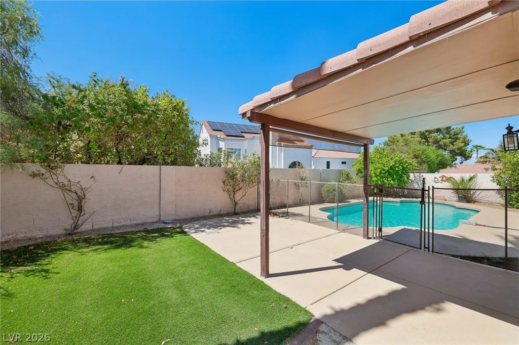 17 Golf View, Henderson, NV 89074