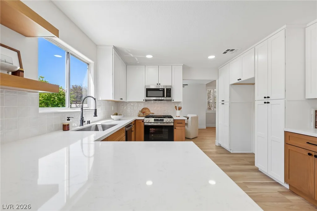 17 Golf View, Henderson, NV 89074