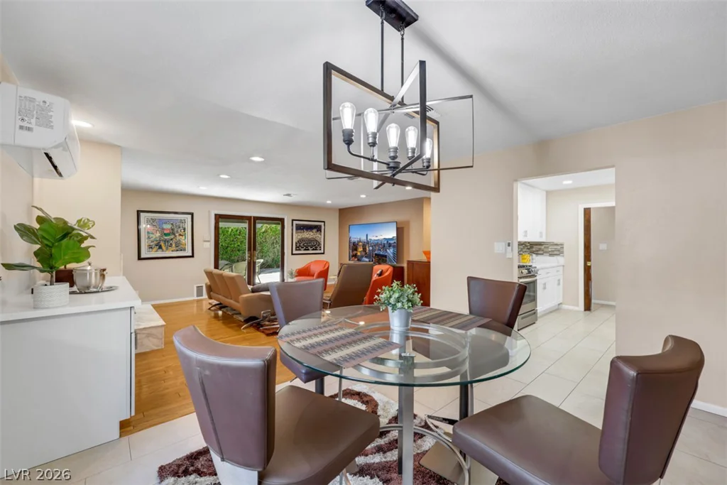 2013 Sunland, Las Vegas, NV 89106