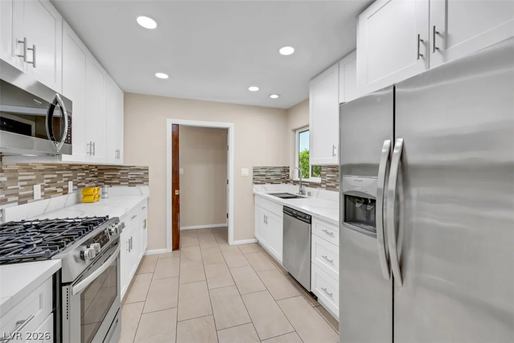 2013 Sunland, Las Vegas, NV 89106