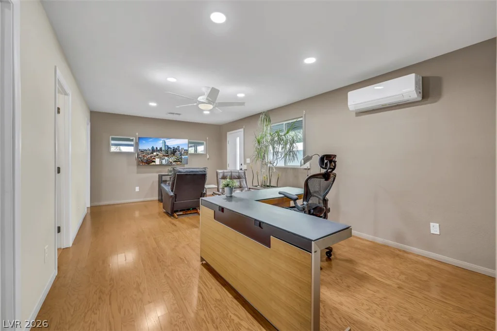 2013 Sunland, Las Vegas, NV 89106