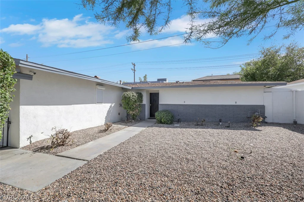 2013 Sunland, Las Vegas, NV 89106