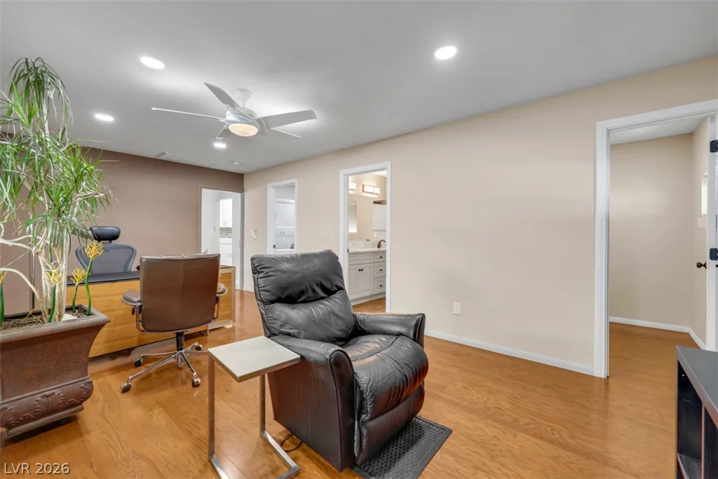 2013 Sunland, Las Vegas, NV 89106