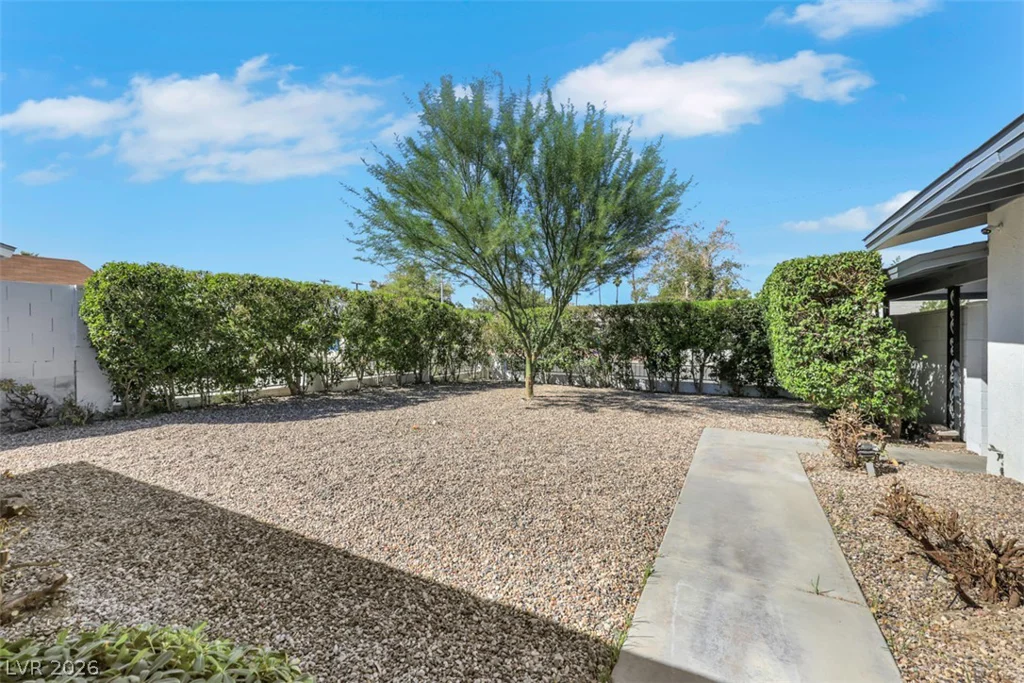 2013 Sunland, Las Vegas, NV 89106