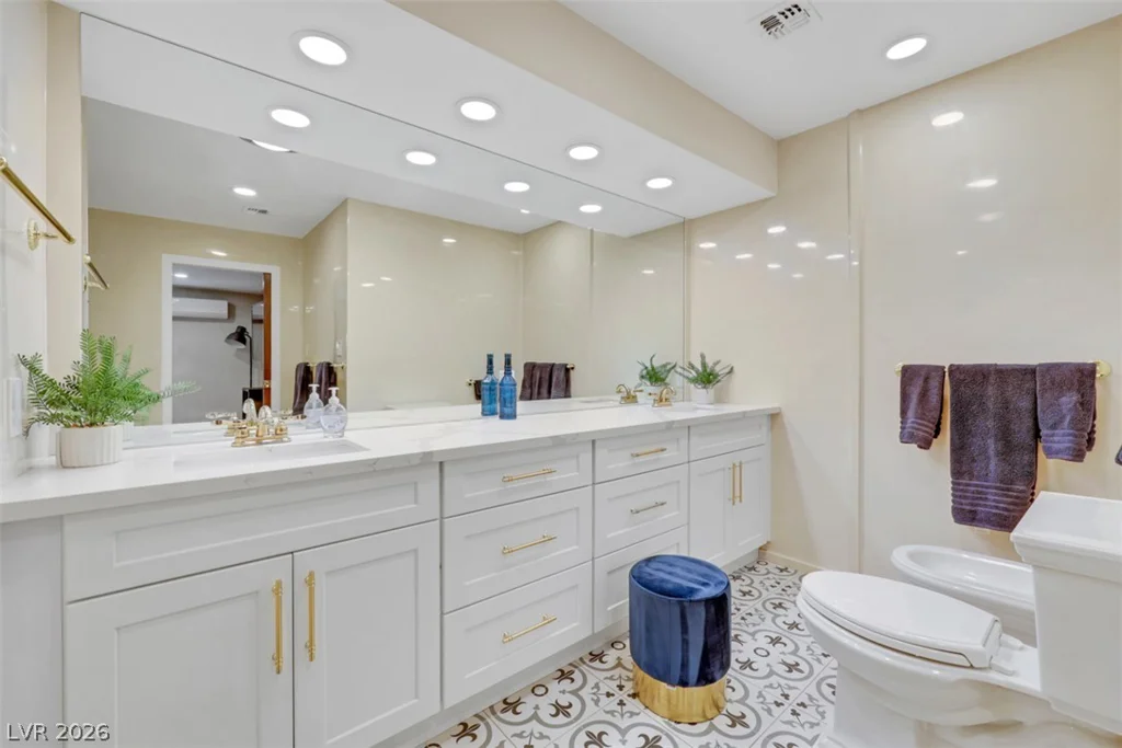 2013 Sunland, Las Vegas, NV 89106