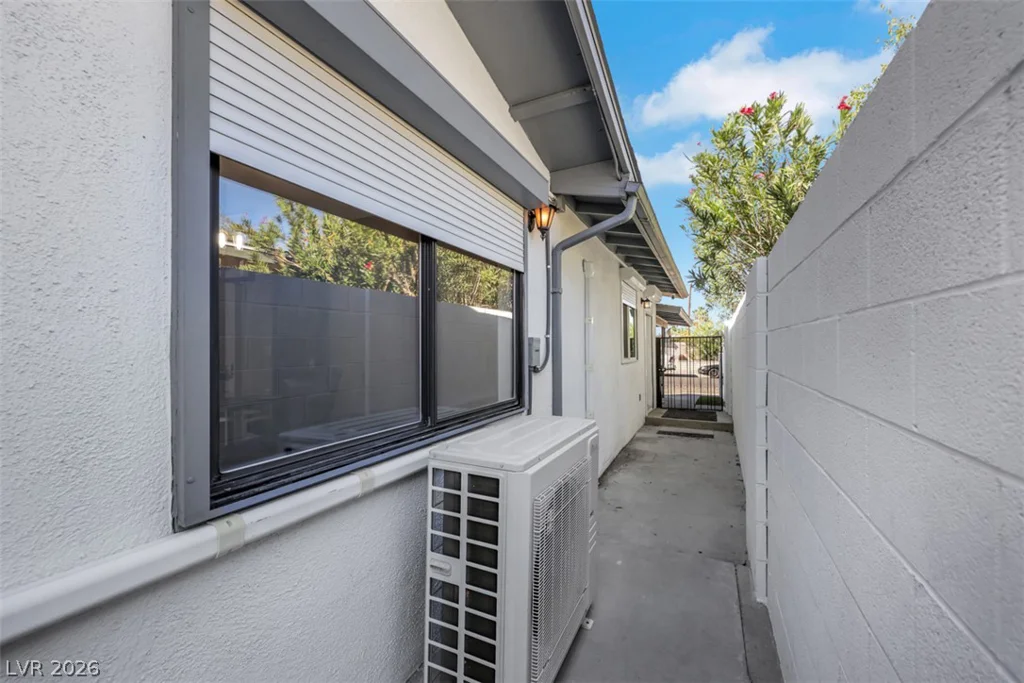 2013 Sunland, Las Vegas, NV 89106