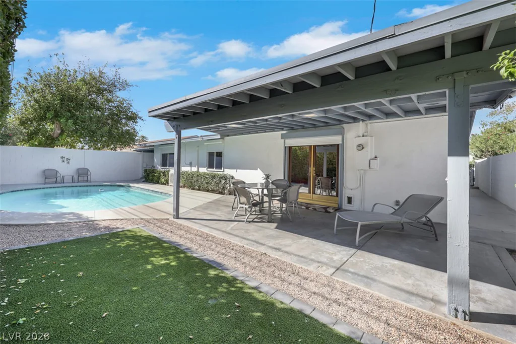 2013 Sunland, Las Vegas, NV 89106