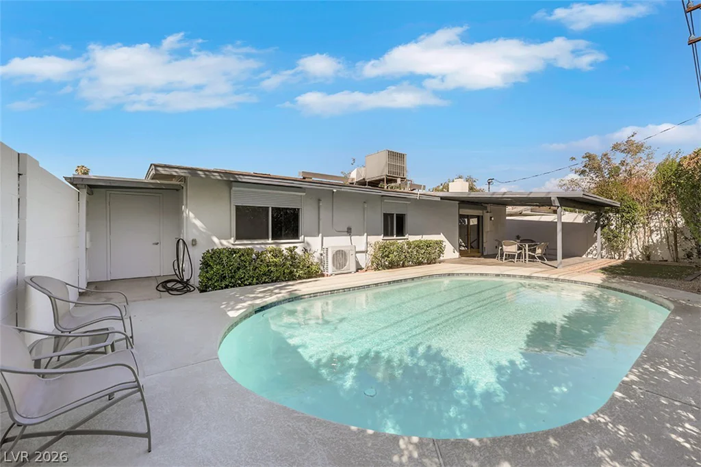 2013 Sunland, Las Vegas, NV 89106