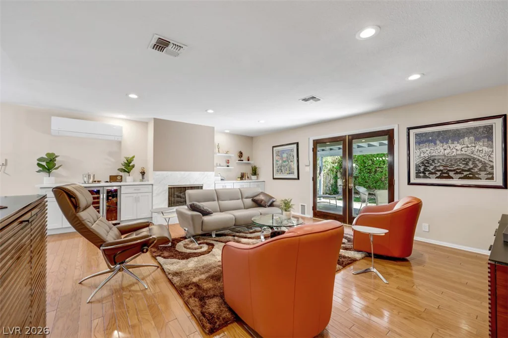 2013 Sunland, Las Vegas, NV 89106