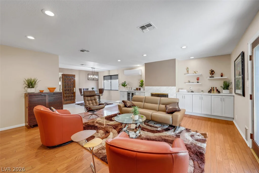 2013 Sunland, Las Vegas, NV 89106