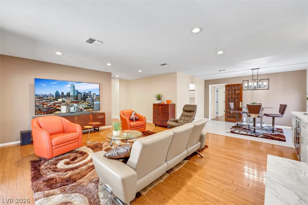 2013 Sunland, Las Vegas, NV 89106