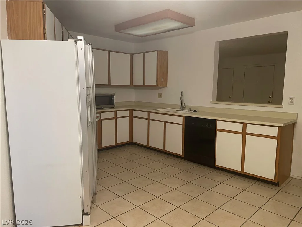 5101 Pioneer, Las Vegas, NV 89146
