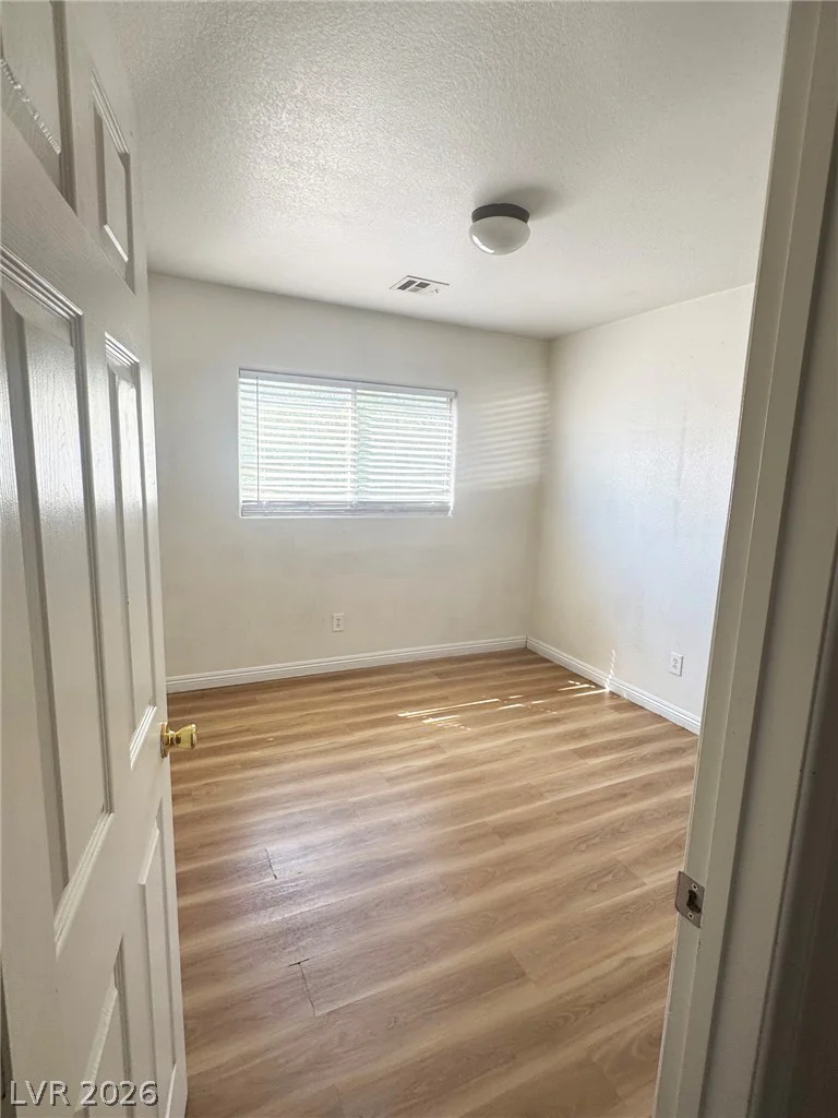 102 Gilliflower, Las Vegas, NV 89183
