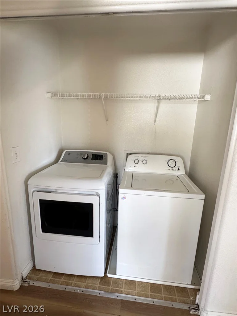 102 Gilliflower, Las Vegas, NV 89183