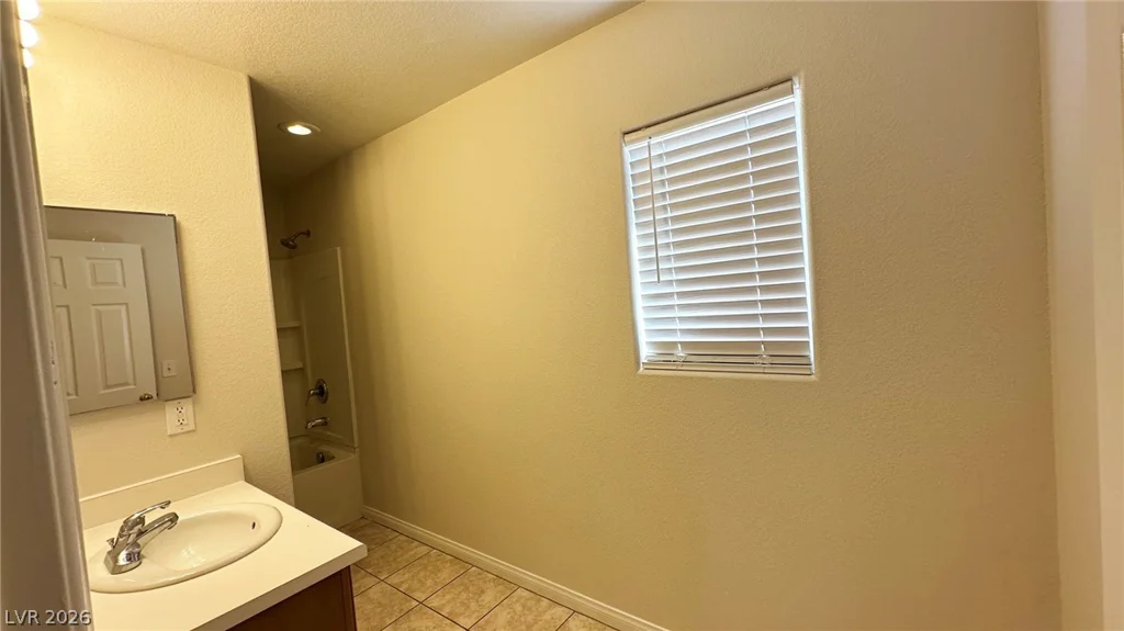 102 Gilliflower, Las Vegas, NV 89183