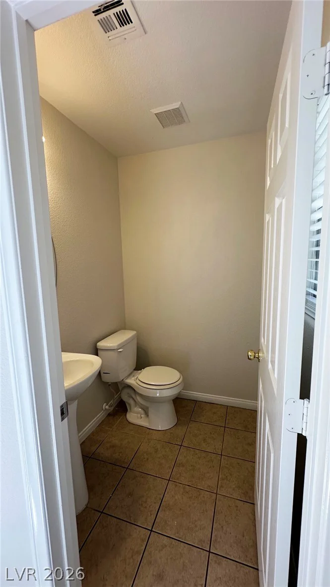 102 Gilliflower, Las Vegas, NV 89183