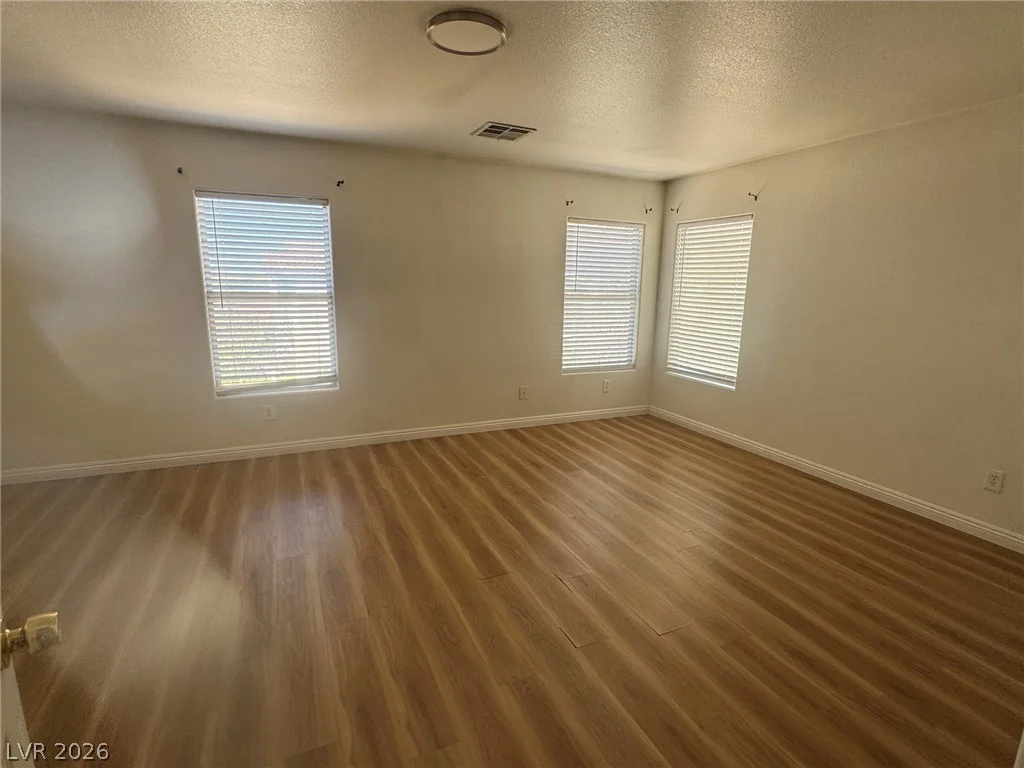 102 Gilliflower, Las Vegas, NV 89183