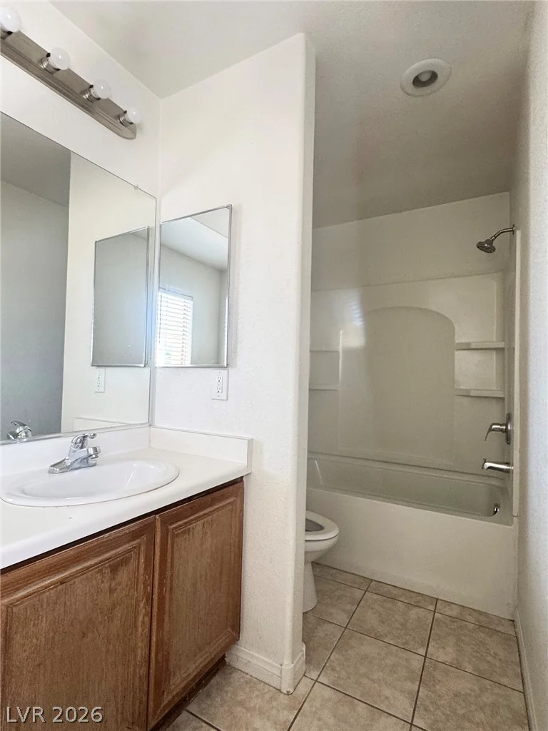 102 Gilliflower, Las Vegas, NV 89183