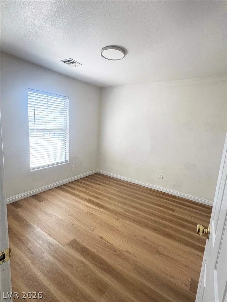 102 Gilliflower, Las Vegas, NV 89183