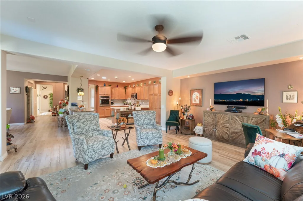 7324 Royal Melbourne, Las Vegas, NV 89131