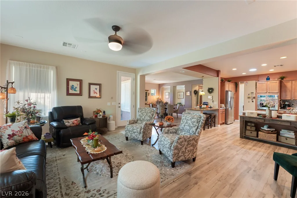 7324 Royal Melbourne, Las Vegas, NV 89131