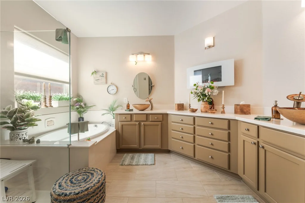 7324 Royal Melbourne, Las Vegas, NV 89131