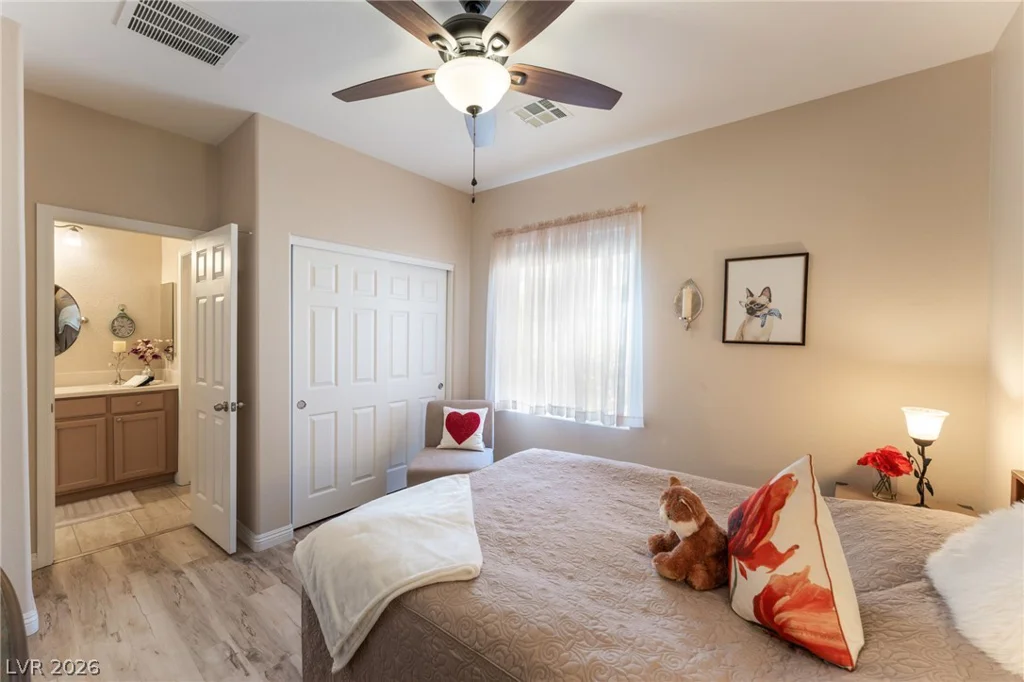 7324 Royal Melbourne, Las Vegas, NV 89131
