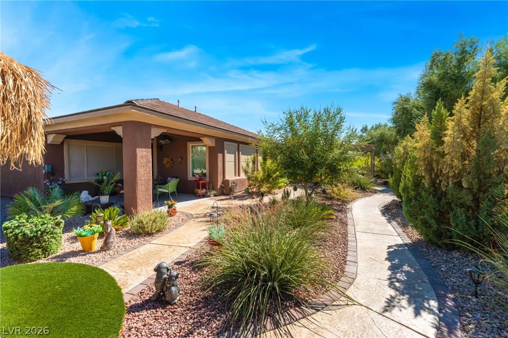 7324 Royal Melbourne, Las Vegas, NV 89131