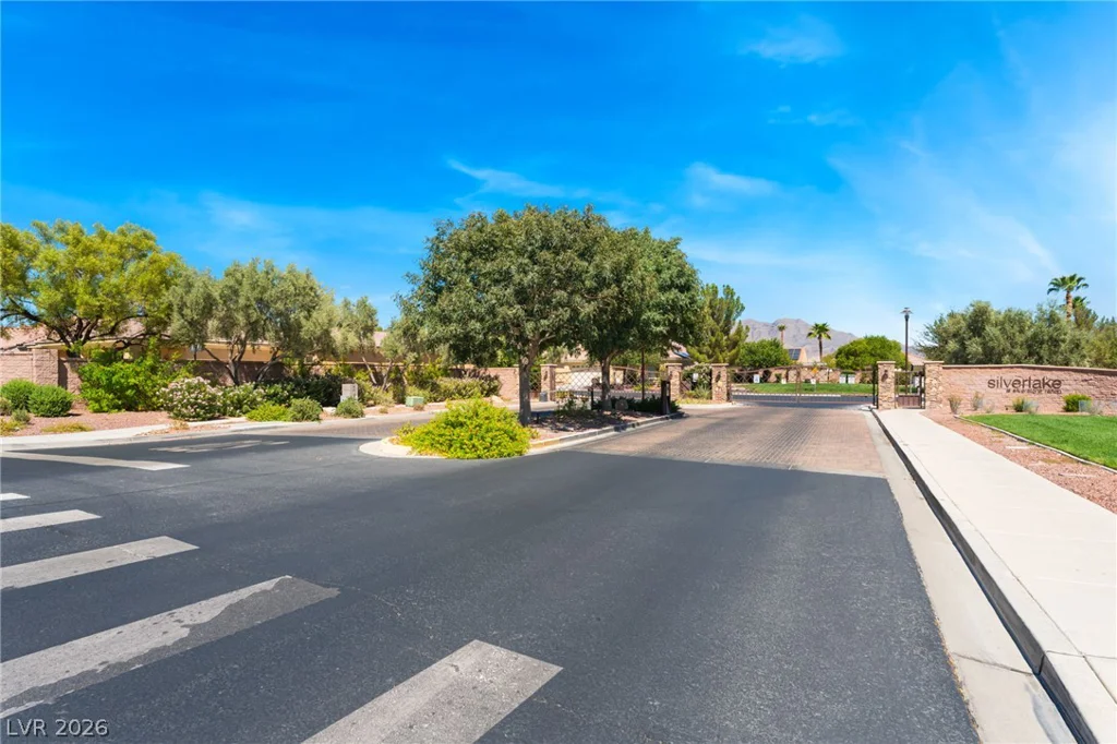 7324 Royal Melbourne, Las Vegas, NV 89131
