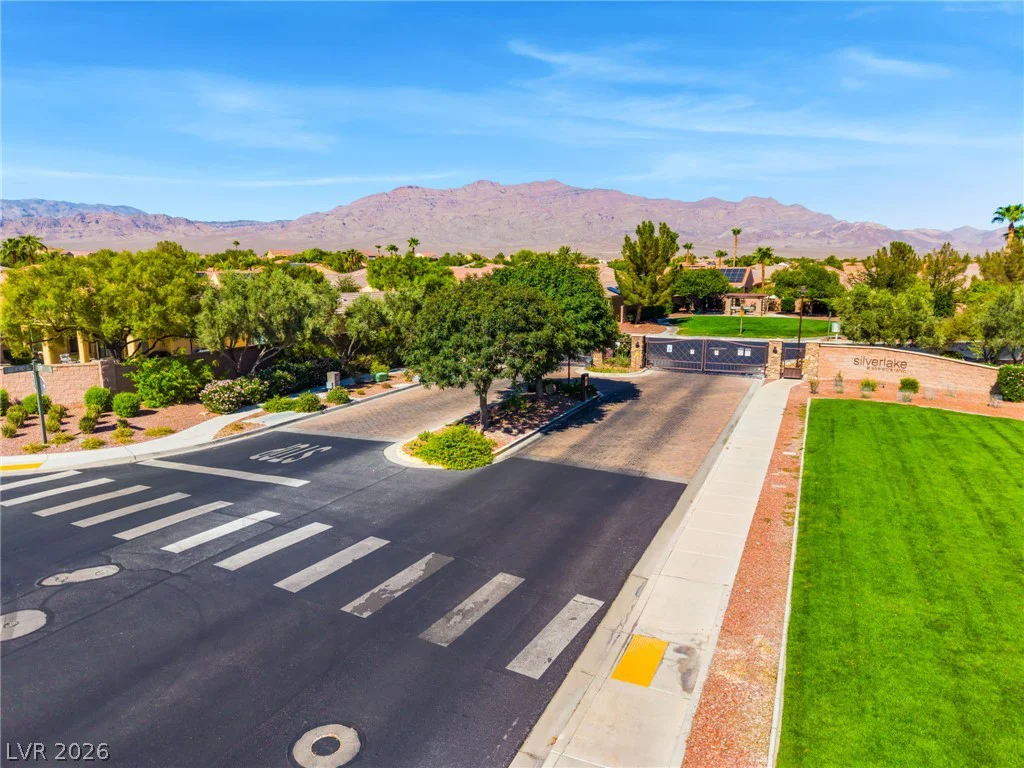 7324 Royal Melbourne, Las Vegas, NV 89131