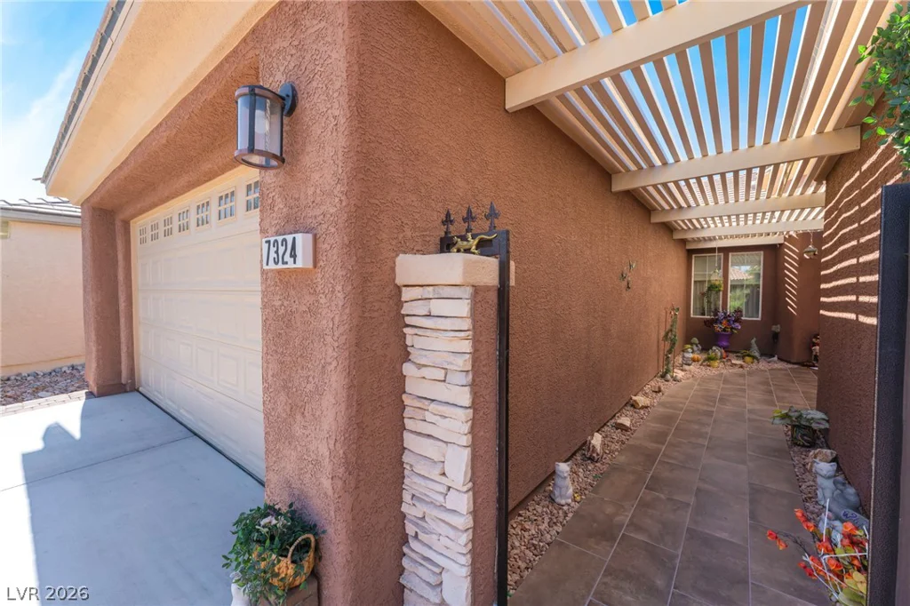 7324 Royal Melbourne, Las Vegas, NV 89131
