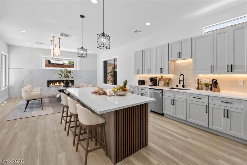 5807 Rothbury, Las Vegas, NV 89141
