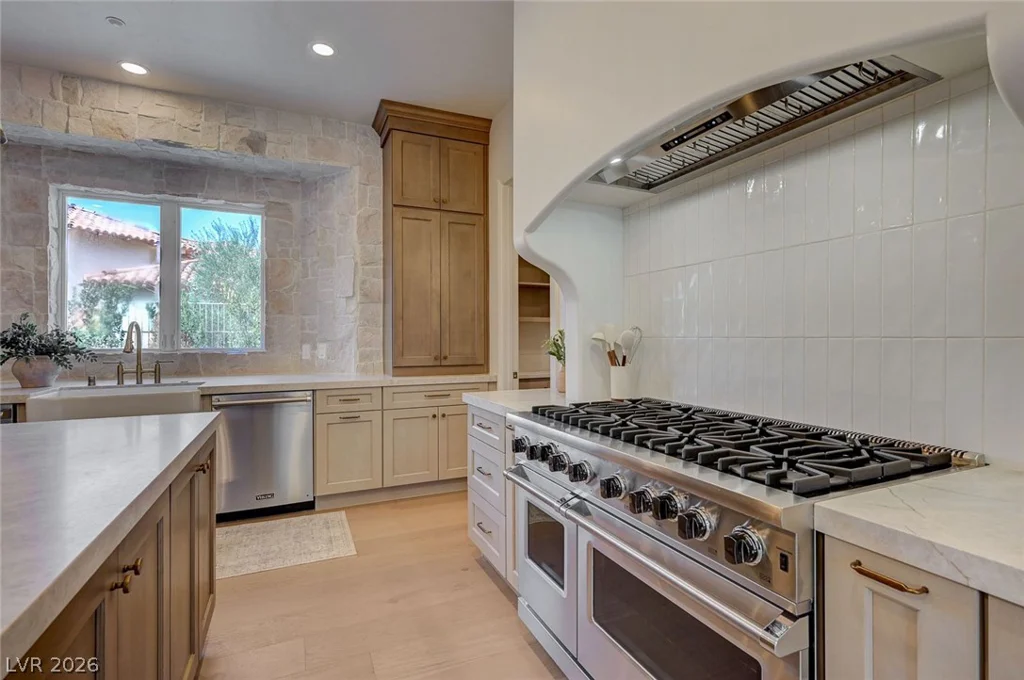 767 Dibasio, Henderson, NV 89012