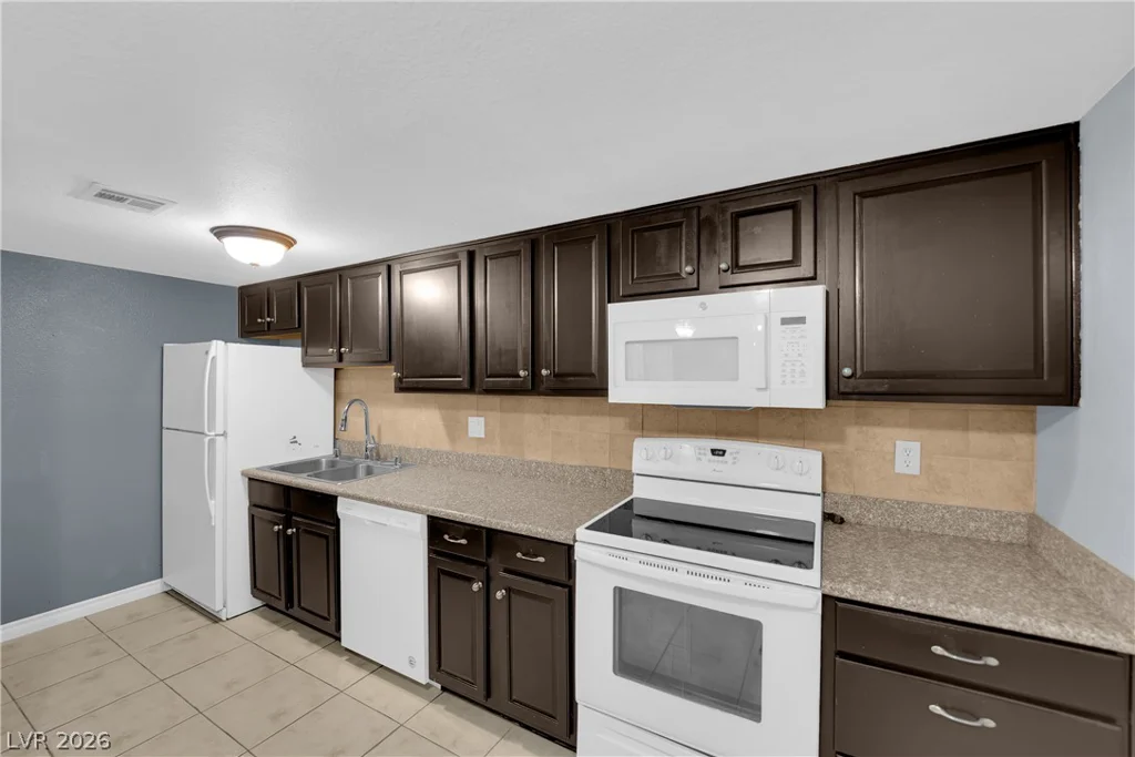 5242 River Glen, Las Vegas, NV 89103
