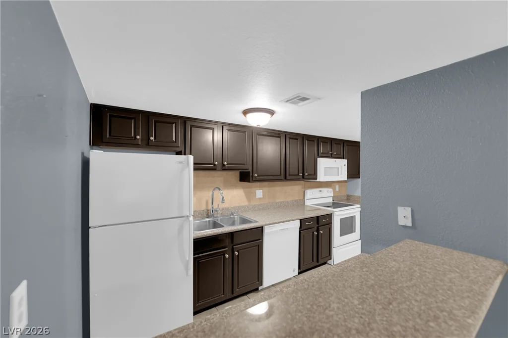 5242 River Glen, Las Vegas, NV 89103