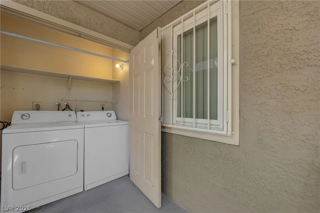 5242 River Glen, Las Vegas, NV 89103