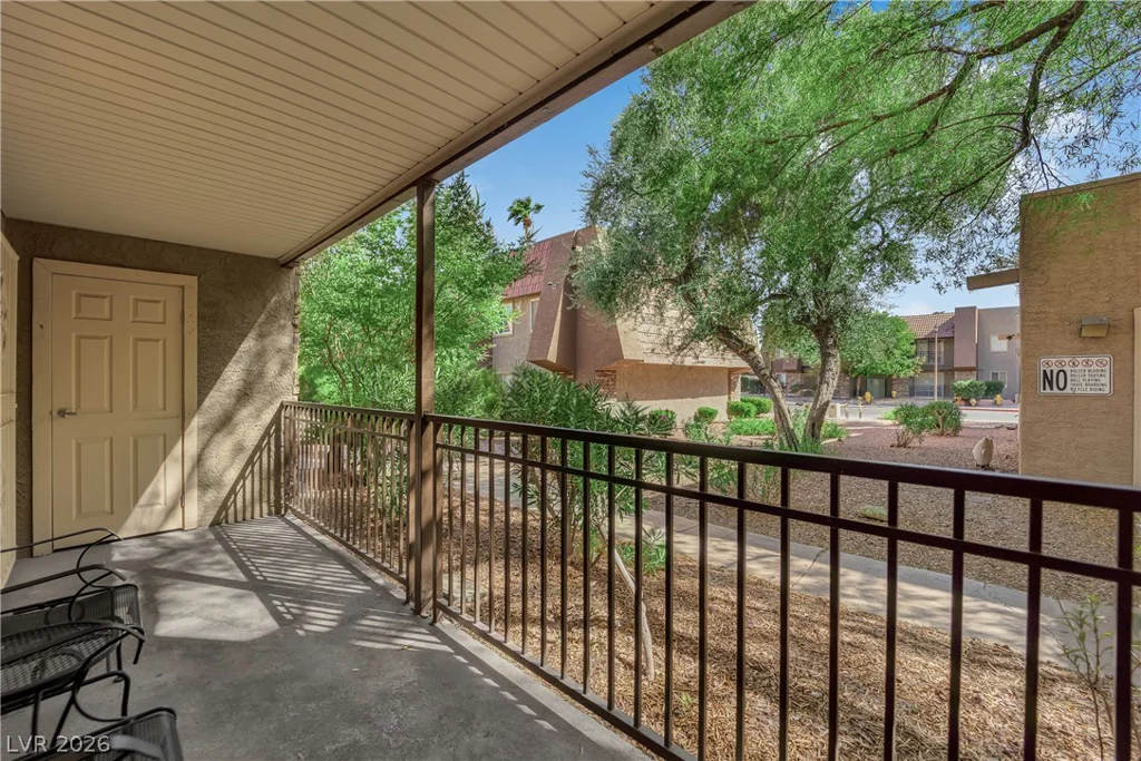 5242 River Glen, Las Vegas, NV 89103